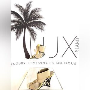 MANOLO BLAHNIK Tan Leopard Wedges Size 5.5